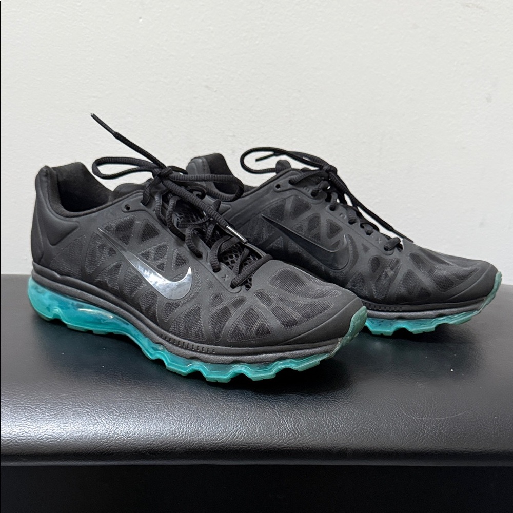 Nike Women's Fitsole2 Black and Aqua Athletic Shoes
